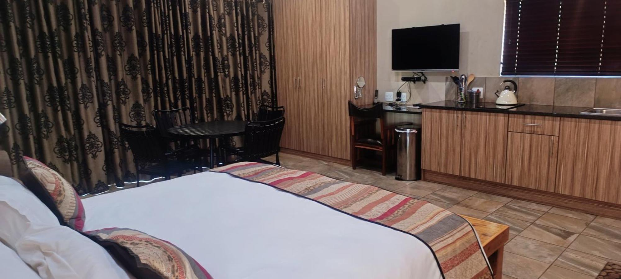 Kareespruit Game Ranch & Guest House Zeerust Dış mekan fotoğraf